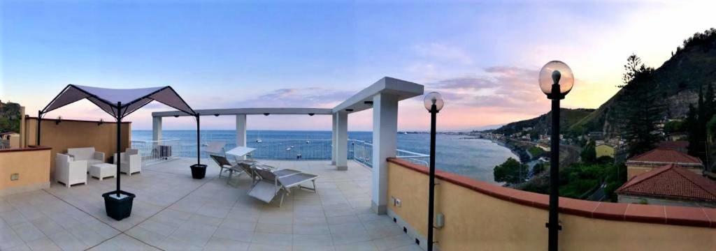 Апартаменти Baia Di Atlantide Таорміна Екстер'єр фото